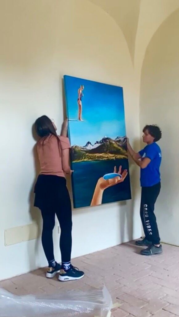 Sabato 5 ottobre alle ore 11 sarà inaugurata la mostra “Da mare a mare: Finale - Islanda” al Forte San Giovanni di Finale Ligure. La mostra, a cura di Arianna Vallarino, è il racconto dell’esperienza di arte e vita itinerante vissuta dai due artisti Sofia Fresia e Delfo Pozzi durante due mesi in Islanda nella primavera del 2021. 

L’allestimento si compone di oltre 40 opere tra dipinti ad olio, disegni, fotografie e cianotipie, anche inediti e realizzati appositamente per l’occasione. Vi aspettiamo con piacere tutti i weekend di ottobre fino a domenica 27 anche con visite guidate e laboratori ad ingresso gratuito 💙

Da mare a mare: Finale - Islanda 
Forte San Giovanni, Finale Ligure
Dal 5 al 27 ottobre 2024
Orari: venerdì 14-18, sabato e domenica 10-18
Ingresso libero 

@fortesangiovanni 

#nextexhibition #contemporaryartists #mostradarte #artresidency #icelandart #contemporarypainting #liguriamusei #finaleligure #pitturacontemporanea #contemporarypainting #fotografiacontemporanea #oiloncanvaspainting #emergingart #pitturaolio #pitturaoliosutela #fotografiaartistica #galleriadarte